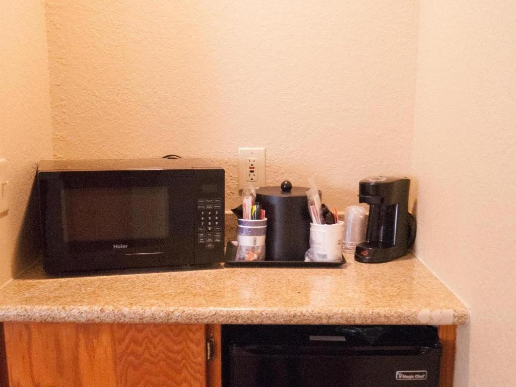 Best Western Locust Grove Inn & Suites מראה חיצוני תמונה