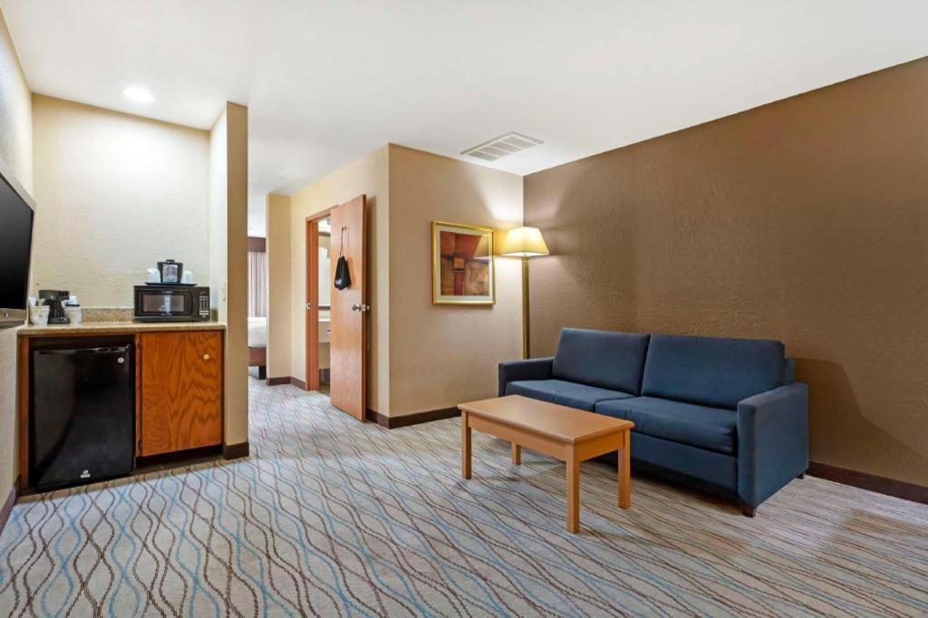 Best Western Locust Grove Inn & Suites מראה חיצוני תמונה